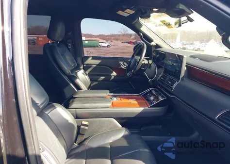 2022 Lincoln Navigator Standard L z USA, uszkodzony, nr VIN 5LMJJ3NT6NEL02417